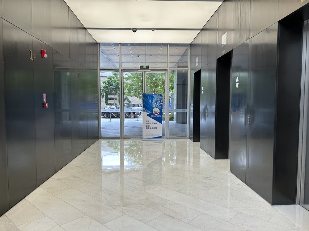 电梯厅1